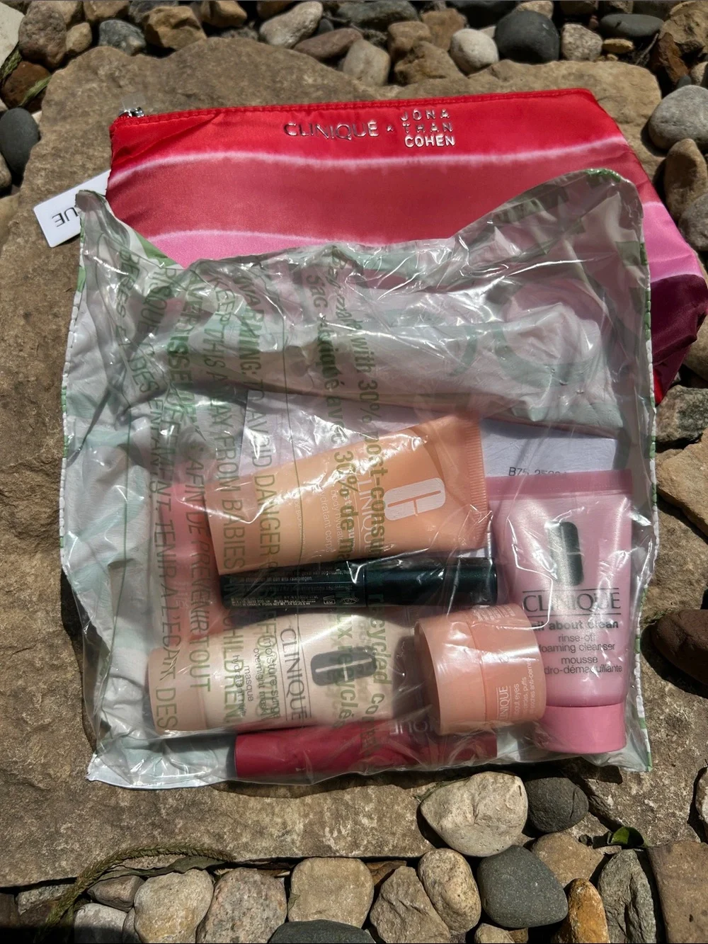 Clinique x Jonathan Cohen 7-piece Make Up and Beauty Gift Set